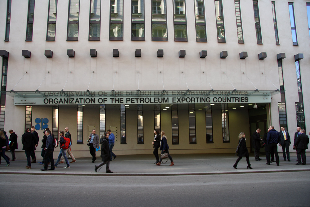 Bên ngoài trụ sở OPEC ở Vienna, Áo.<br>