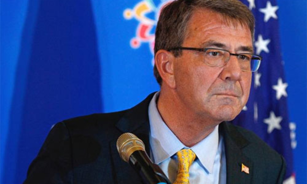 Bộ trưởng Bộ Quốc phòng Mỹ Ash Carter tại hội nghị ADMM ở Kuala Lumpur, Malaysia hôm 4/11 - Ảnh: AP/WSJ.<br>