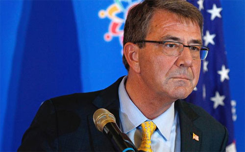 Bộ trưởng Bộ Quốc phòng Mỹ Ash Carter tại hội nghị ADMM ở Kuala Lumpur, Malaysia hôm 4/11 - Ảnh: AP/WSJ.<br>
