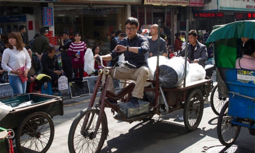 Xuất khẩu của Trung Quốc giữ đà lao dốc