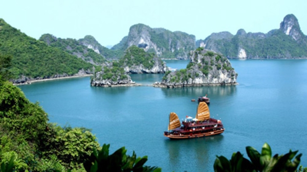 Vịnh Hạ Long lọt top 100 chuyến du lịch “quan trọng”