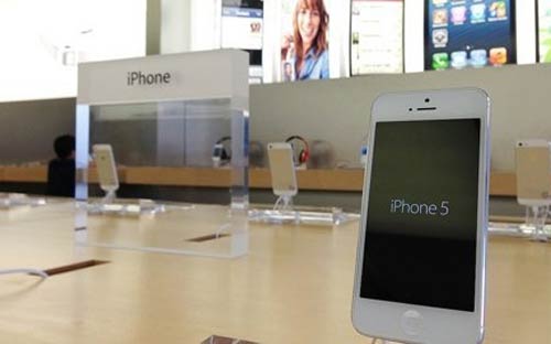 Sự đi xuống của cổ phiếu hãng công nghệ Apple đã khiến hình ảnh 
của công ty và độ nóng của dòng điện thoại iPhone bị tác động.