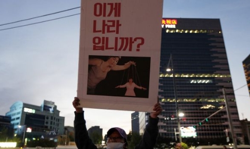 Thực hư chuyện “nhóm bát tiên” giật dây Tổng thống Hàn Quốc