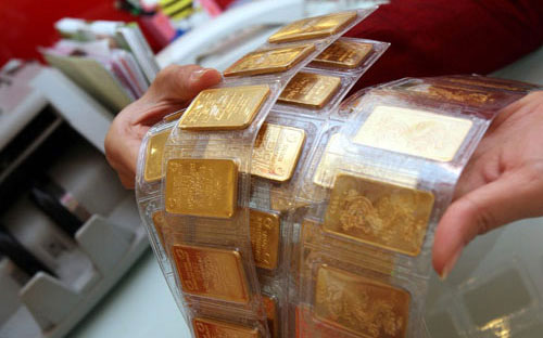 Giá trúng thầu qua các phiên cho thấy, các đơn vị tham gia bỏ thầu vẫn sẵn sàng bỏ giá cao hơn thị trường để mua được vàng.