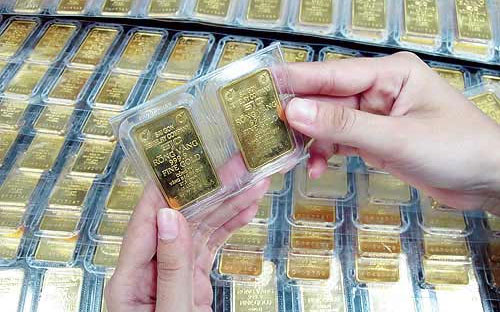 Ngân hàng Nhà nước cho biết, từ ngày 28/3 đến nay, cơ quan này đã tổ 
chức 23 phiên đấu thầu bán vàng miếng với tổng khối lượng trúng thầu là 
580.400 lượng.