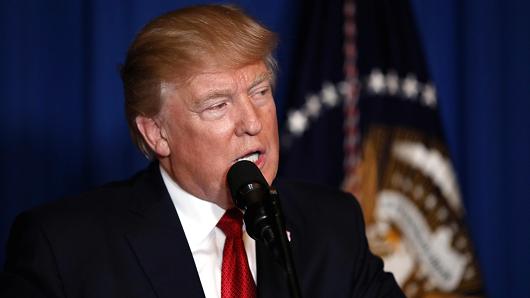 Tổng thống Mỹ Donald Trump tuyên bố chính thức về cuộc tấn công của Mỹ vào Syria ngày 6/4 - Ảnh: Reuters.<br>