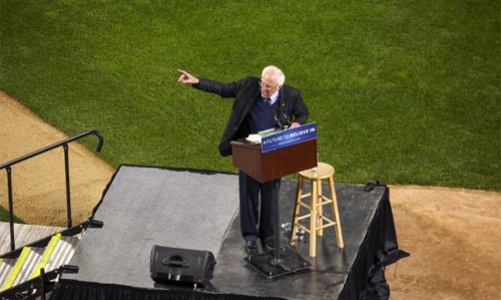 Bầu cử Mỹ: Sanders bất ngờ thắng liên tiếp Clinton
