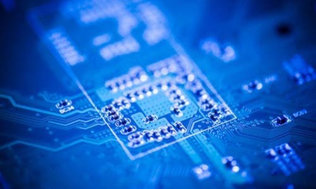 Đất hiếm được sử dụng rất nhiều trong việc sản xuất những linh kiện trong điện thoại di động, pin mặt trời... - Ảnh: Topnews.<br>