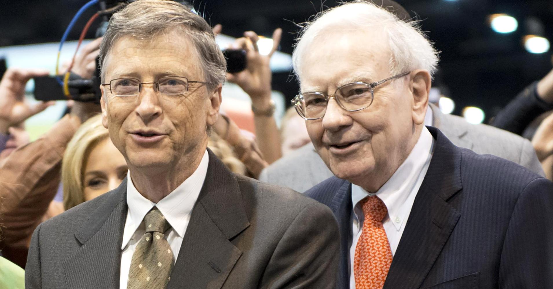 Hai tỷ phú hàng đầu thế giới Bill Gates (trái) và Warren Buffett.<br>