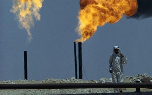 Tình trạng thâm hụt ngân sách hiện nay của Saudi Arabia trái ngược với 
ngân sách thặng dư của nước này mấy năm trước, khi giá dầu còn trên mức 
100 USD/thùng - Ảnh: Guardian. 