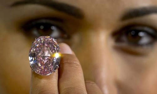 Viên kim cương hồng lập kỷ lục thế giới về giá