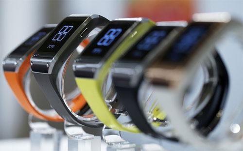 Đồng hồ thông minh Galaxy Gear của Samsung trong một sự kiện giới thiệu sản phẩm ở Tokyo - Ảnh: Bloomberg.<br>
