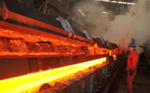 Một nhà máy sản xuất thép ở Đại Liên, Liêu Ninh, Trung Quốc - Ảnh: Sina.<br>