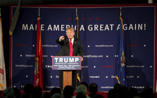 Ứng viên tổng thống Mỹ Donald Trump phát biểu tại Mount Pleasant, South Carolina, ngày 7/12 - Ảnh: Reuters.<br>
