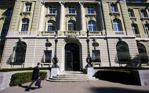 Trụ sở Ngân hàng Trung ương Thụy Sỹ (SNB) ở Bern - Ảnh: Bloomberg/WSJ.<br>