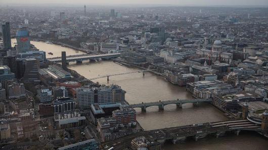 Thủ đô London của Anh nhìn từ cao ốc Shard lúc hoàng hôn ngày 28/3 - Ảnh: Getty/CNBC.<br>