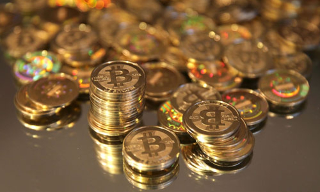 Từ đầu năm tới nay, giá Bitcoin tăng 80 lần, vượt ngưỡng 1.000 USD/Bitcoin - Ảnh: Bloomberg.
