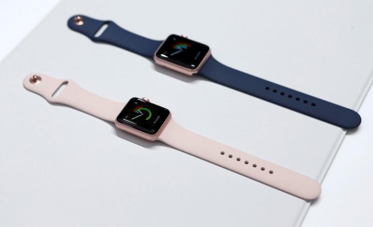 Chiến lược của “quả táo” đối với chiếc Apple Watch thế hệ thứ hai trình 
làng ngày 7/9 là tập trung vào đối tượng người dùng chú trọng hoạt động 
thể dục, thể thao - Ảnh: Reuters.<br>