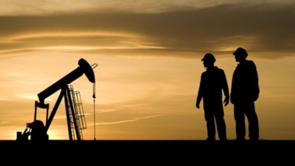 Giá dầu thế giới xuống dưới 28 USD/thùng