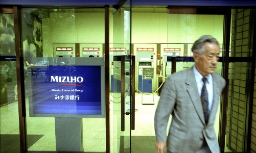 Lãi suất 0%, người Nhật vẫn đổ xô gửi tiết kiệm