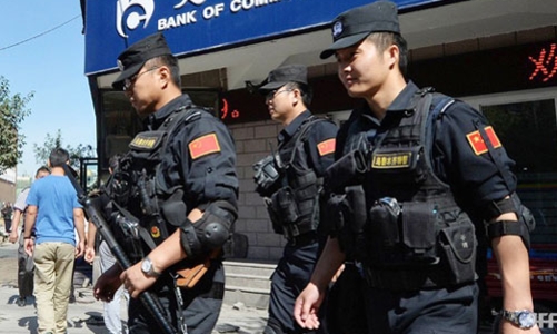 Trung Quốc tuần tra ngày đêm ở Tân Cương