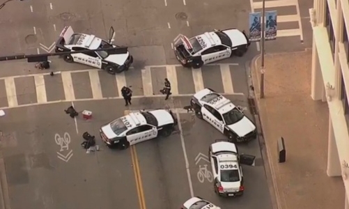 Nước Mỹ rúng động vụ 5 cảnh sát bị bắn chết