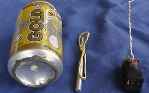 Bức ảnh mà tạp chí Dabiq của IS công bố ngày 18/11, nói là quả bom đã khiến máy bay chở khách của Nga phát nổ và rơi xuống ở Ai Cập hôm 31/10 - Ảnh: Reuters.<br>