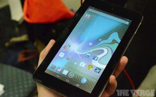 HP cho biết, Slate 7 được trang bị màn hình 7 inch với độ phân giải 1024
 x 600 pixel, hỗ trợ cảm ứng đa điểm, chip xử lý Cortex-A9, tốc độ xung 
nhịp 1,6 GHz -<i> Ảnh: The Verge.</i><br>