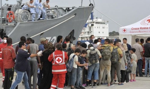 Châu Âu tung hàng loạt tàu chiến chặn người di cư