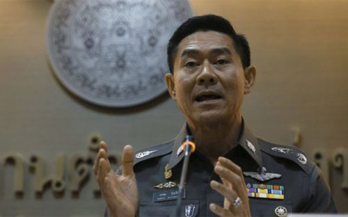 Ông Songpol Wattanachai, phát ngôn viên cảnh sát Thái Lan, cho biết vẫn cần phải kiểm chứng thông tin do phía Nga cung cấp - Ảnh: Reuters/BBC.<br>