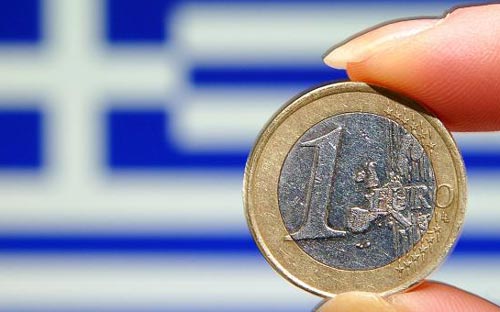 Bộ trưởng Bộ Tài chính Hy Lạp Yannis Stournaras tuyên bố rằng, các bên
 sắp đạt được sự thỏa hiệp khi IMF đã chấp nhận nới lỏng mục tiêu về nợ 
của Hy Lạp năm 2020.