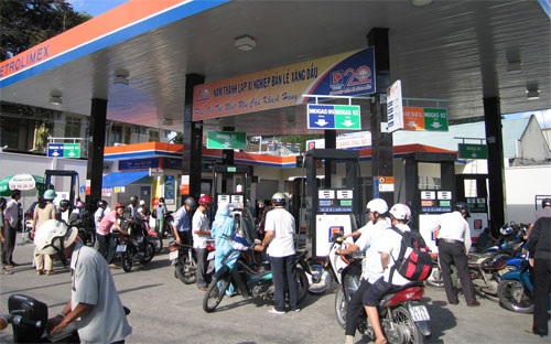 Mức sử dụng quỹ bình ổn giá xăng dầu mới này có hiệu lực từ 21h ngày 26/2/2013.