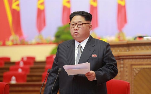 Lãnh đạo Triều Tiên Kim Jong Un phát biểu tại kỳ đại hội đảng nước này ngày 7/5 - Ảnh: Reuters/KCNA.<br>