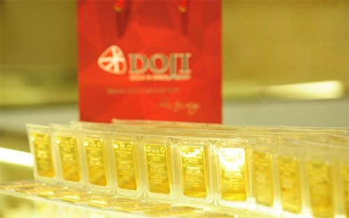 So với giá vàng quốc tế quy đổi, giá vàng SJC hiện đang cao hơn khoảng 3,6-3,7 triệu đồng/lượng.