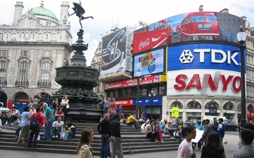 Để thuê được một văn phòng cao cấp ở khu West End của thủ đô xứ sở sương
 mù, các công ty phải trả 23.500 USD, nếu tính bình quân trên đầu nhân 
viên trong năm 2012<i> - Ảnh: Twocrabs.</i>