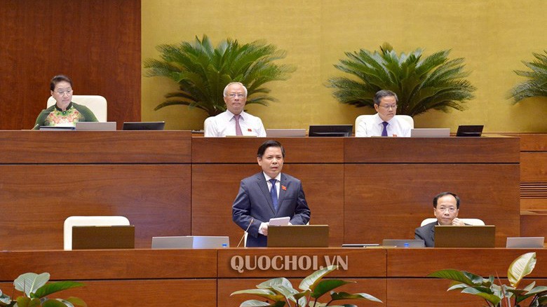 Bộ trưởng Bộ Giao thông vận tải Nguyễn Văn Thể tại phiên chất vấn 