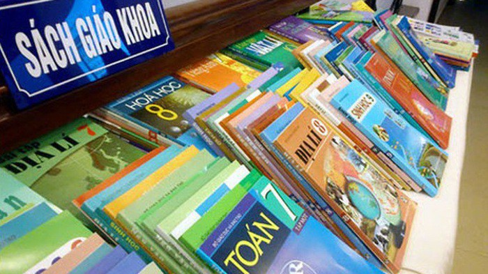 Bộ Giáo dục và đào tạo đã báo cáo và đề xuất Thủ tướng Chính phủ thực hiện tổ chức việc biên soạn, xuất bản sách giáo khoa không sử dụng ngân sách nhà nước