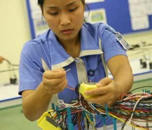 Cùng với biện pháp kích cầu của Chính phủ, trong thời gian tới, Hà Nội sẽ có những cơ chế, chính sách san sẻ bớt gánh nặng cho doanh nghiệp.