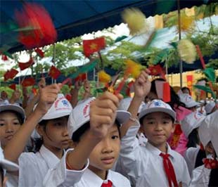 Bắt đầu từ năm học 2008-2009, Bộ Giáo dục và Đào tạo đã phát động phong trào thi đua “Xây dựng trường học thân thiện, học sinh tích cực”.