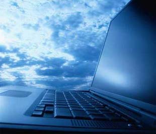 Trong mô hình điện toán máy chủ ảo hay điện toán “đám mây”, mọi khả năng liên quan đến công nghệ thông tin đều được cung cấp dưới dạng các “dịch vụ”, cho phép người sử dụng truy cập từ một nhà cung cấp nào đó “trong đám mây” mà không cần phải có các kiến thức, kinh nghiệm về công nghệ, cũng như không cần quan tâm đến các cơ sở hạ tầng phục vụ công nghệ đó.