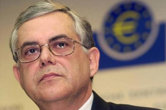 Thủ tướng Hy Lạp Lucas Papademos đã cảnh báo một năm khó khăn phía trước đối với nước này.