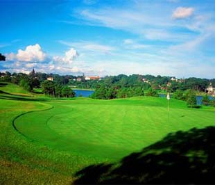 Một góc sân golf Đà Lạt.
