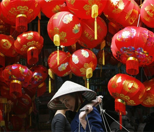 Theo quy luật, CPI tháng 1 các năm thường tăng cao hơn những tháng trước đó, phù hợp với tập quán tăng tiêu dùng vào tháng Chạp của năm âm lịch. Tuy nhiên, mức tăng của tháng 1 năm nay đã thấp hơn nhiều so với các năm trước - Ảnh: Reuters.