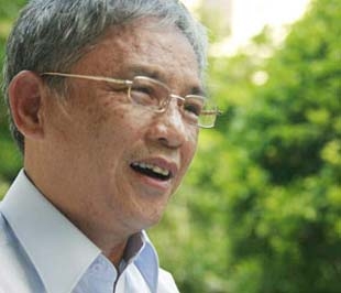 "Ta quen sống co lại, ít có khao khát ra với thế giới, hiểu thế giới".