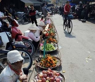 Tiêu dùng nội địa do ảnh hưởng của khủng hoảng kinh tế thế giới, kinh tế trong nước gặp nhiều khó khăn nên sức mua trong dân có sự giảm tốc so với cùng kỳ - Ảnh: AFP/Getty Images.