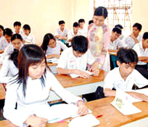 Có khoảng 44,5 % học sinh tốt nghiệp THCS nhưng không học tiếp lên THPT.