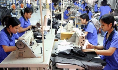 Nữ đại biểu: Sao bắt chúng tôi nghỉ hưu sớm thế?