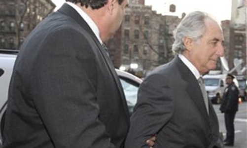 Madoff bị tống giam sau khi nhận tội