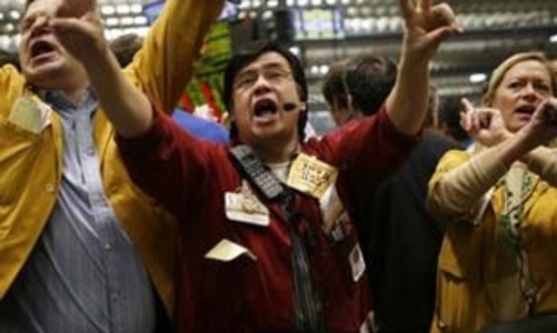 Vàng, dầu “vật vã” giữ giá