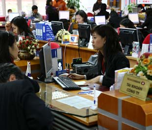 Nhiều ngân hàng đã xây dựng quy chế cụ thể cho việc triển khai hỗ trợ lãi suất kích cầu.